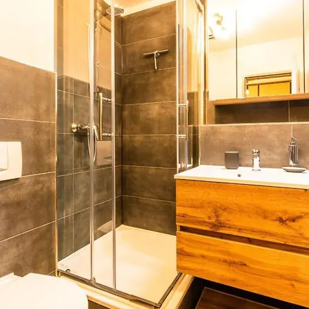 Black Mirror By Interhome *
